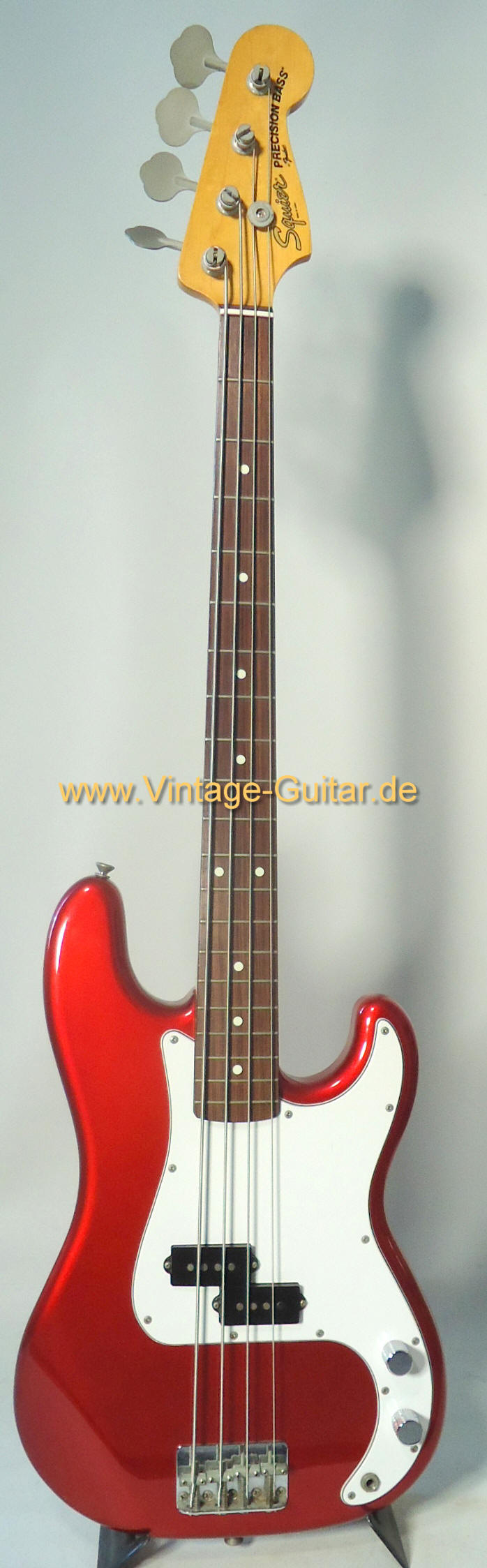 Fender Precision Bass  JV medium scale-a.jpg